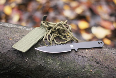 Combat Paracord Knife