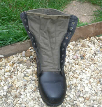 Jungle Boots with canvas tongue