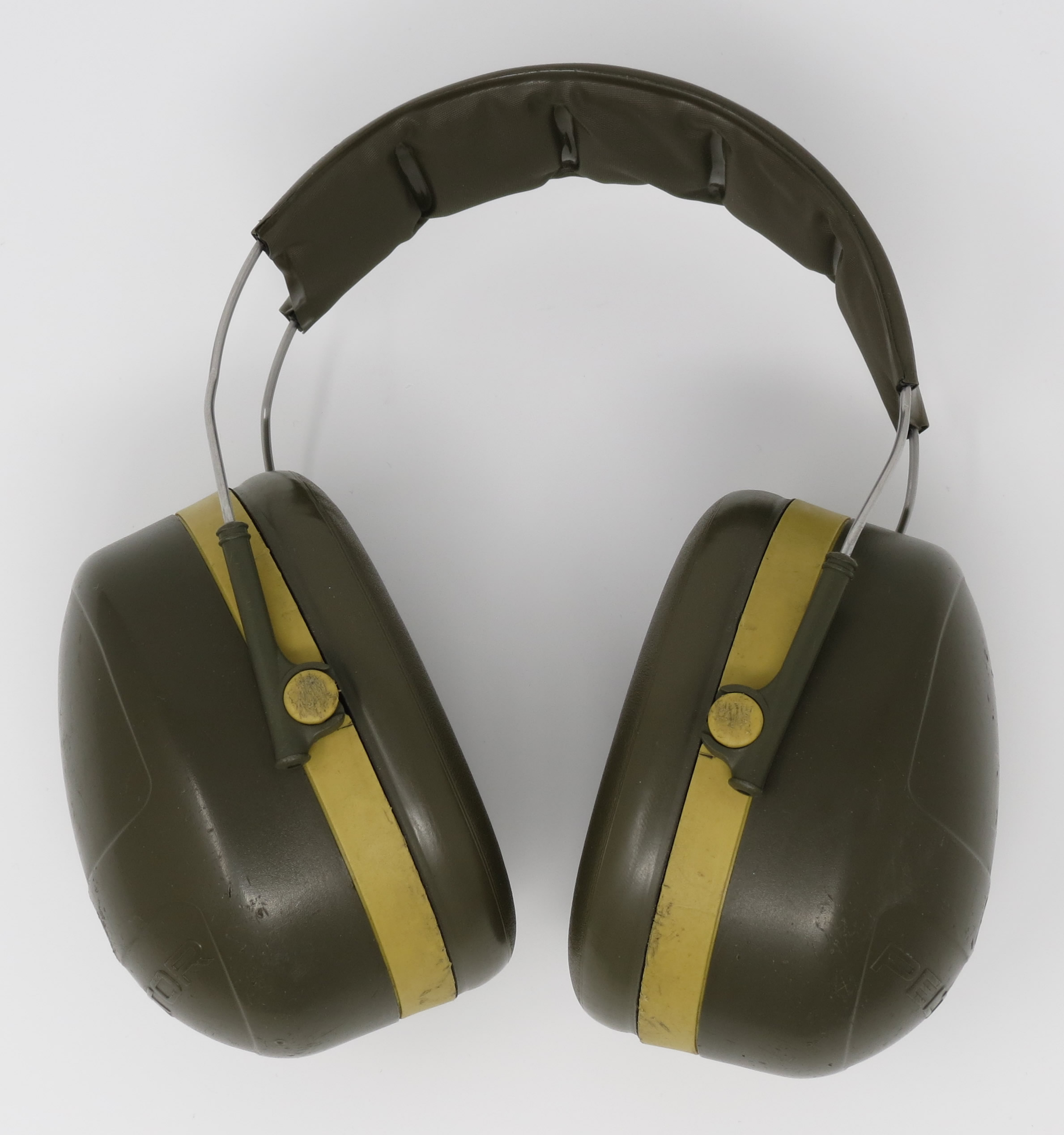 BRITISH ARMY SURPLUS ISSUE GREEN PELTOR PROTECTIVE NECKBAND EAR DEFENDERS H10A, 